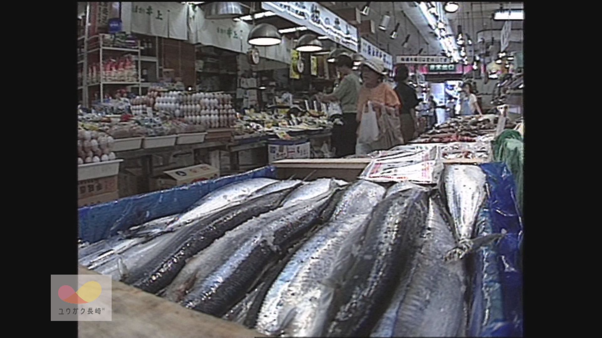 秋の味覚！長崎市新大工市場の新鮮な秋刀魚（サンマ）イメージ